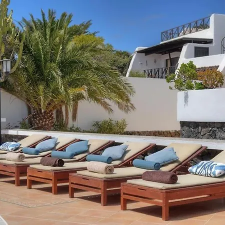 Puerto Del Carmen Sleeps 9 Pool Wifi Puerto del Carmen (Lanzarote)