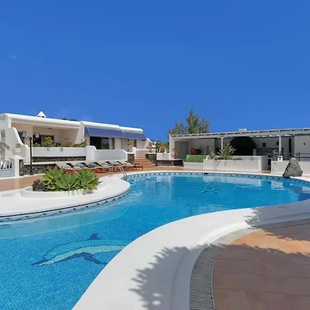 Villa Puerto Del Carmen Sleeps 9 Pool Wifi Puerto del Carmen (Lanzarote)