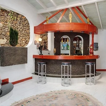 Puerto Del Carmen Sleeps 9 Pool Wifi * Puerto del Carmen (Lanzarote)