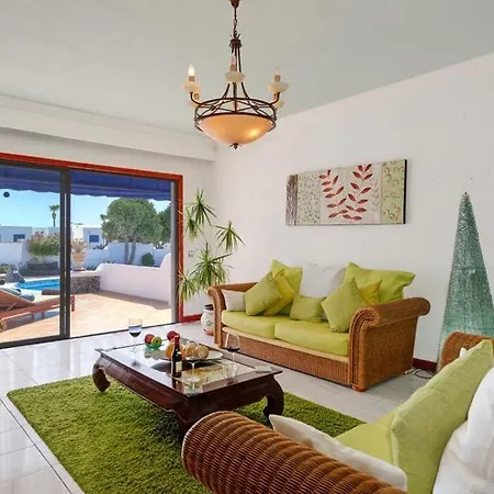 Puerto Del Carmen Sleeps 9 Pool Wifi Villa *