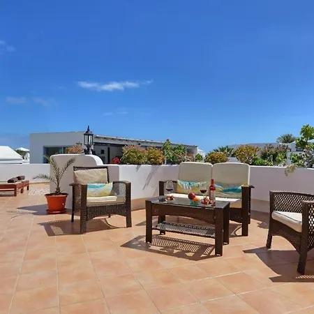 Puerto Del Carmen Sleeps 9 Pool Wifi Villa *