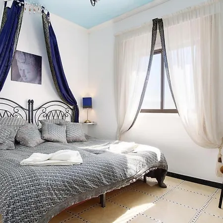 Puerto Del Carmen Sleeps 9 Pool Wifi Villa *